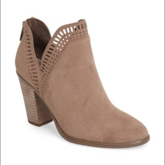 Vince Camuto Shoes - [Vince Camuto] Fileana Split Shaft Bootie